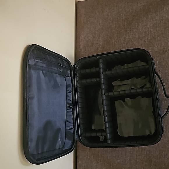 Cosmetic Bag - Picture 5 of 12